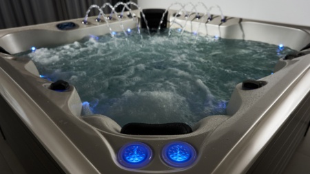 Гидромассажный СПА бассейн Joyee SPA London Гидромассажный СПА бассейн Joyee SPA London