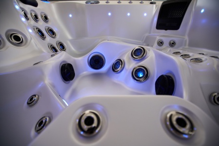 Гидромассажный СПА бассейн Joyee SPA London Гидромассажный СПА бассейн Joyee SPA London