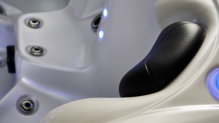 Гидромассажный СПА бассейн Joyee SPA London Гидромассажный СПА бассейн Joyee SPA London